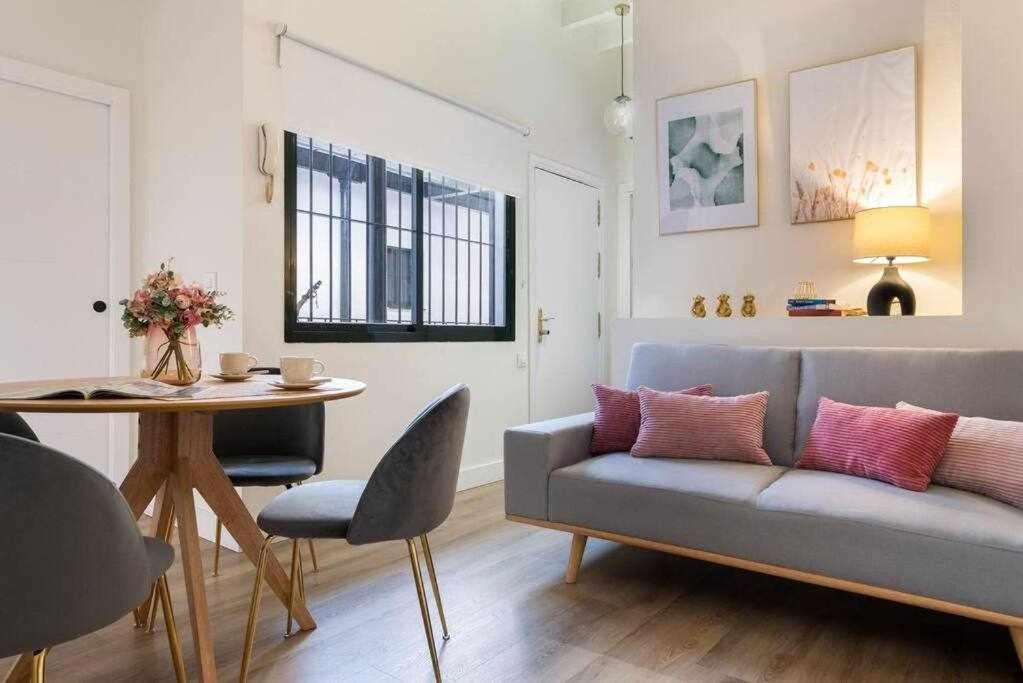 Monkeys Apartments San Roman Deluxe Севилья Экстерьер фото